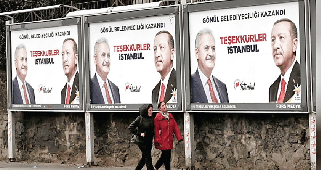 Reklam panoları artık iktidarın kontrolünde